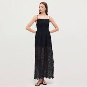 Black Hill House Scallop Lace Isabel Nap Dress